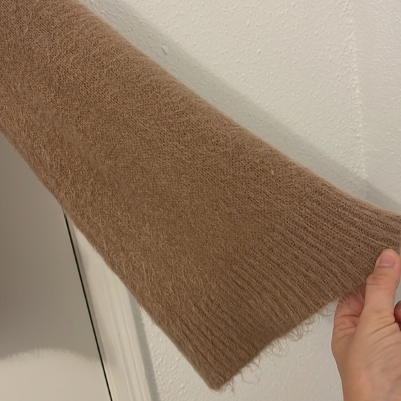 Bell- Sleeved Brown Pullover - Picture 2 of 7